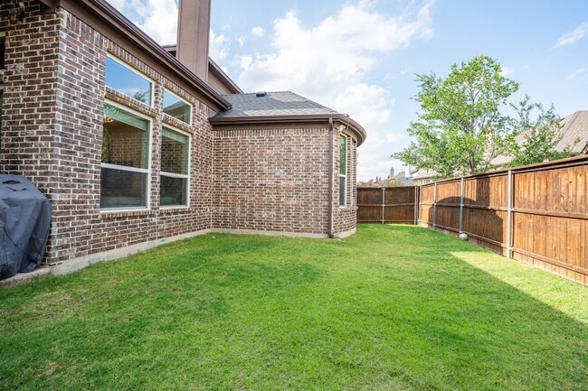 Building Photo - 6213 Mickelson Way