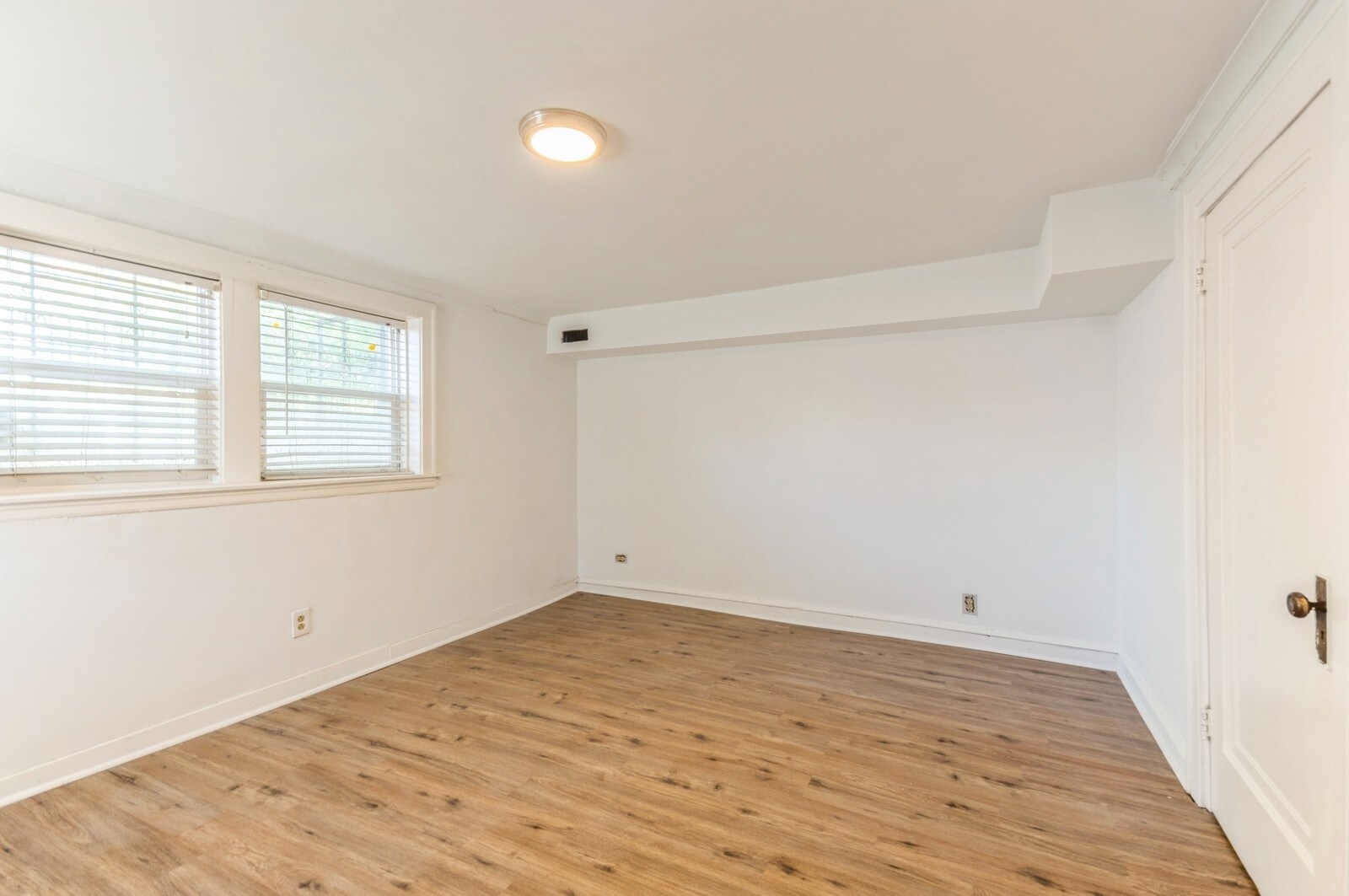 Building Photo - 3501 N Albany Ave