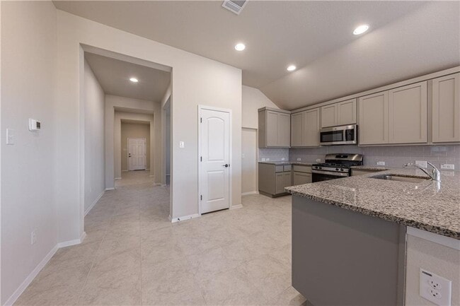Building Photo - 116 Crooked Trail