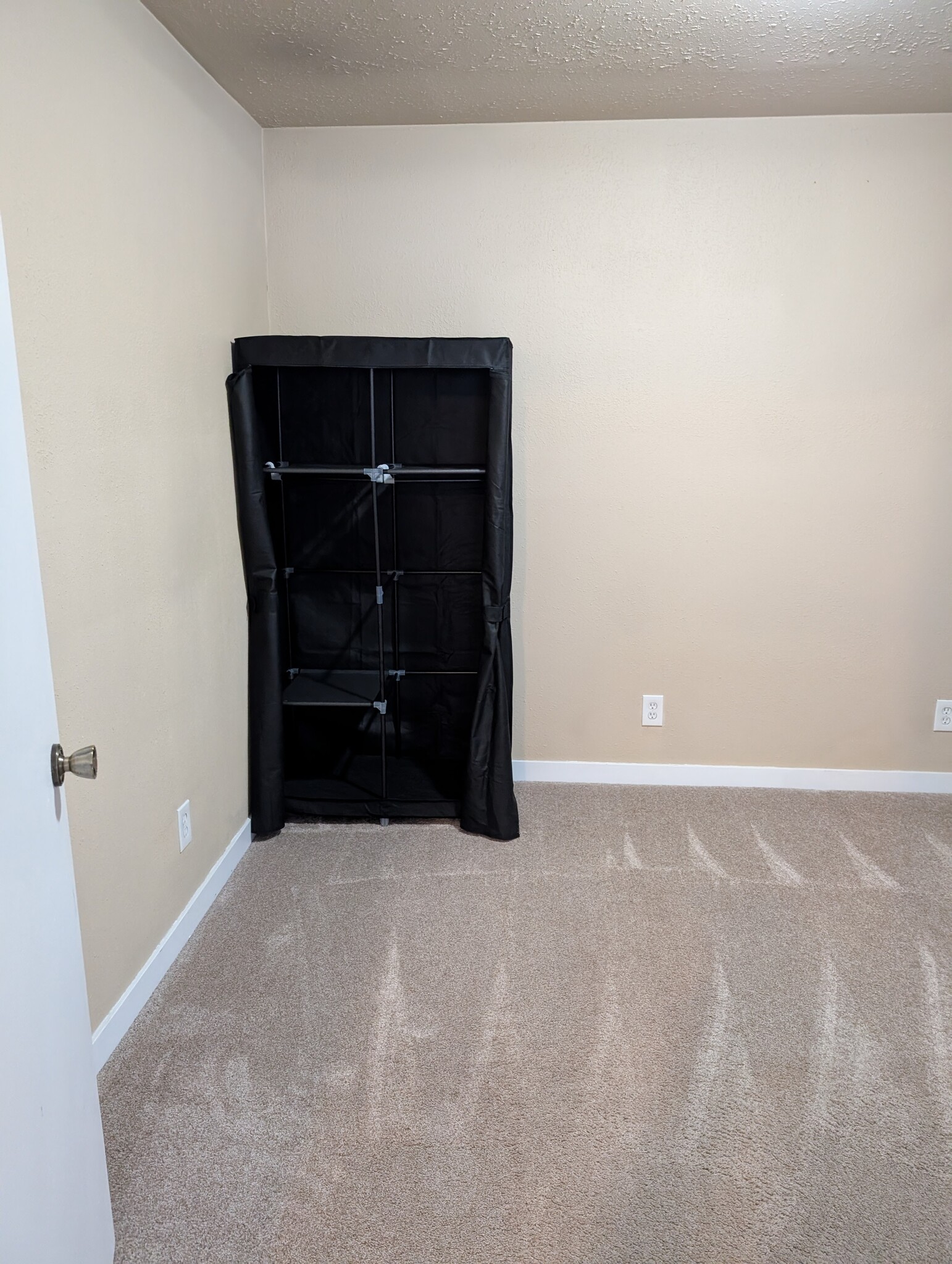 portable closet - 8211 Florida Dr