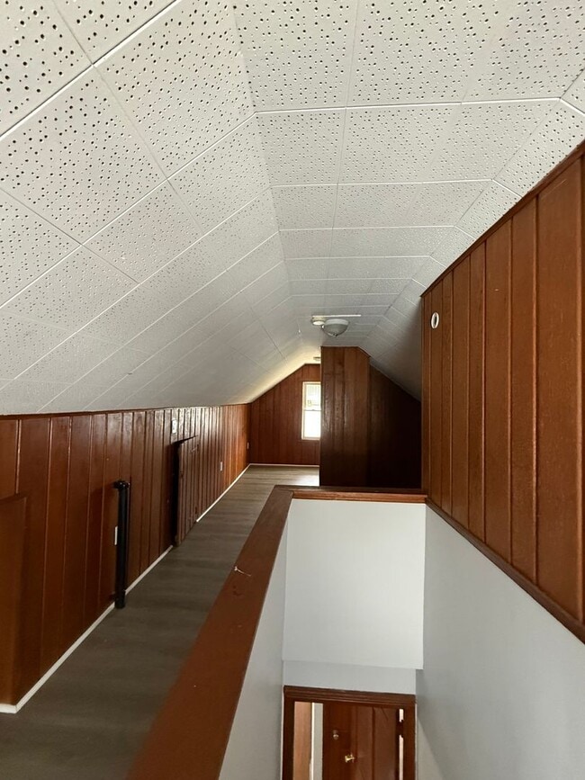 Building Photo - 3bd Single Garfield Hts Water/Sewer Included Section 8