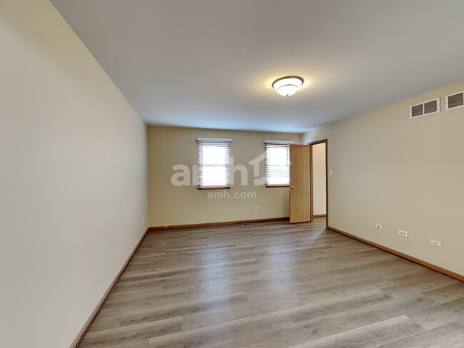 Building Photo - 204 Brink Dr
