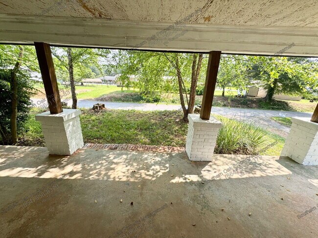 Building Photo - 151 Hopewell Church Dr