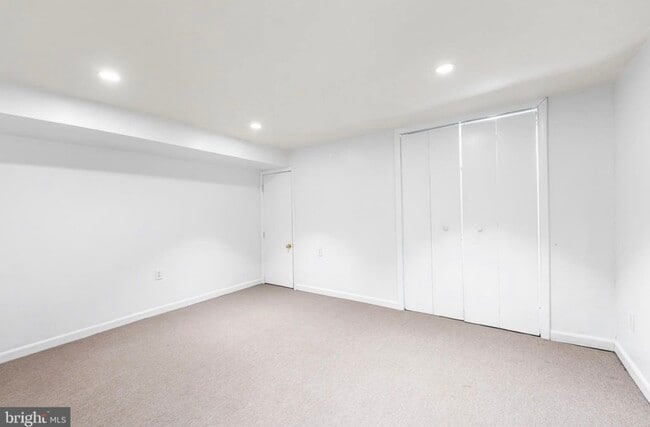 Building Photo - 1656 Yakona Rd