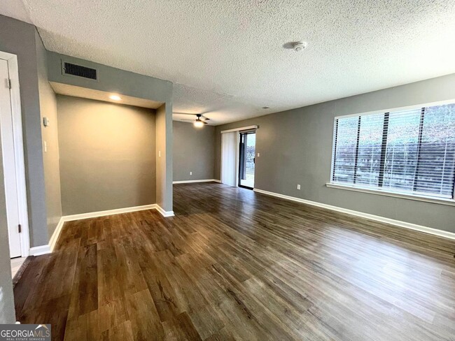 Building Photo - 94 Cobblestone Creek