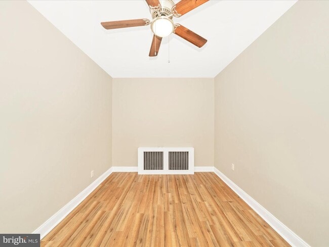 Main Bedroom - 4215 Dix St NE