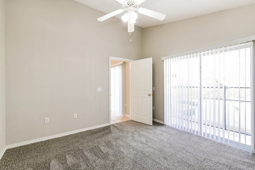 Building Photo - 17305 Woodcrest Way