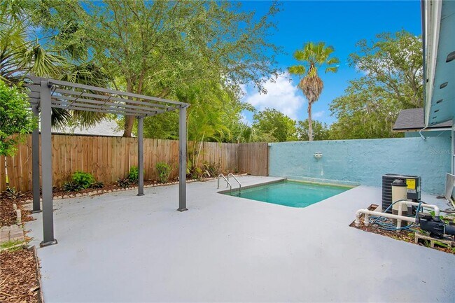 Building Photo - 6151 Sandcrest Cir