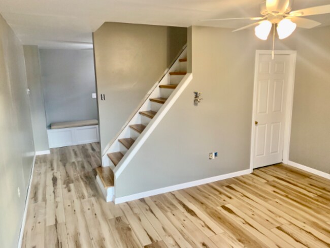 Building Photo - 239 Spruce St