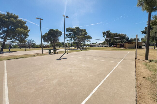Building Photo - 2Bed/1.5Bath Ground Floor Townhouse at Glendale Ave/27th Ave! Ready for Immediate Move-In! -- GAR...