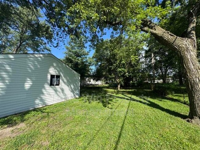 Building Photo - 915 Mullanphy Ln