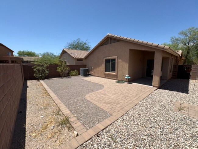 Building Photo - 4 bedroom two bath close to Cienega High S...