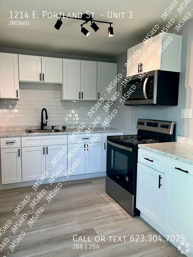 Building Photo - COMING SOON: Luxuriously Renovated 2br/1.5...