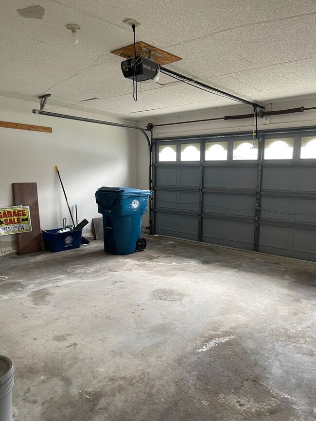 Building Photo - 8487 Dorsey St