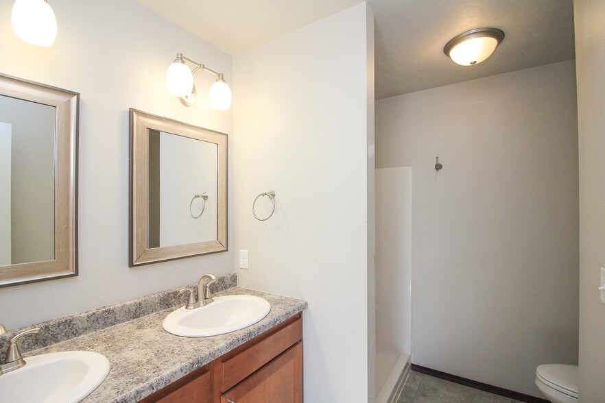 Building Photo - 110 Tanner Ct