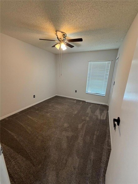 Building Photo - 3221 Oakwood Pl
