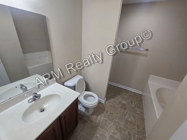 Building Photo - Two bedroom patio home