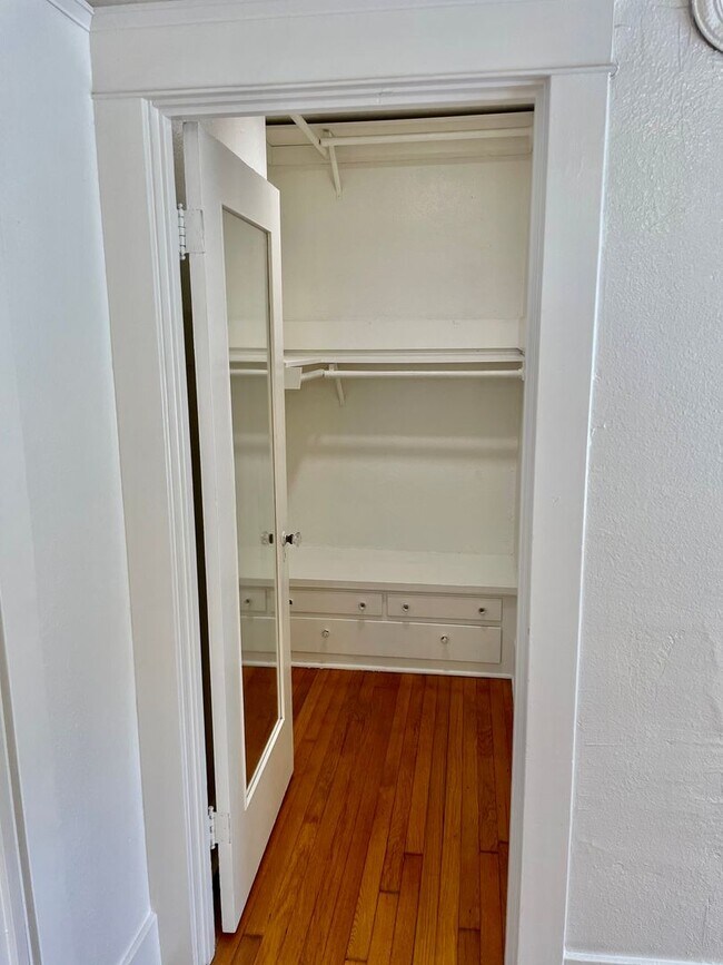 Building Photo - Classic NorthPark Craftsman