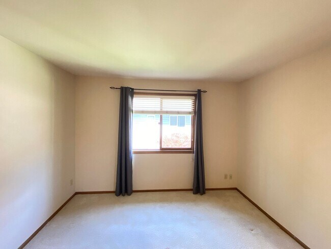 Building Photo - 18139 NE 99th Way