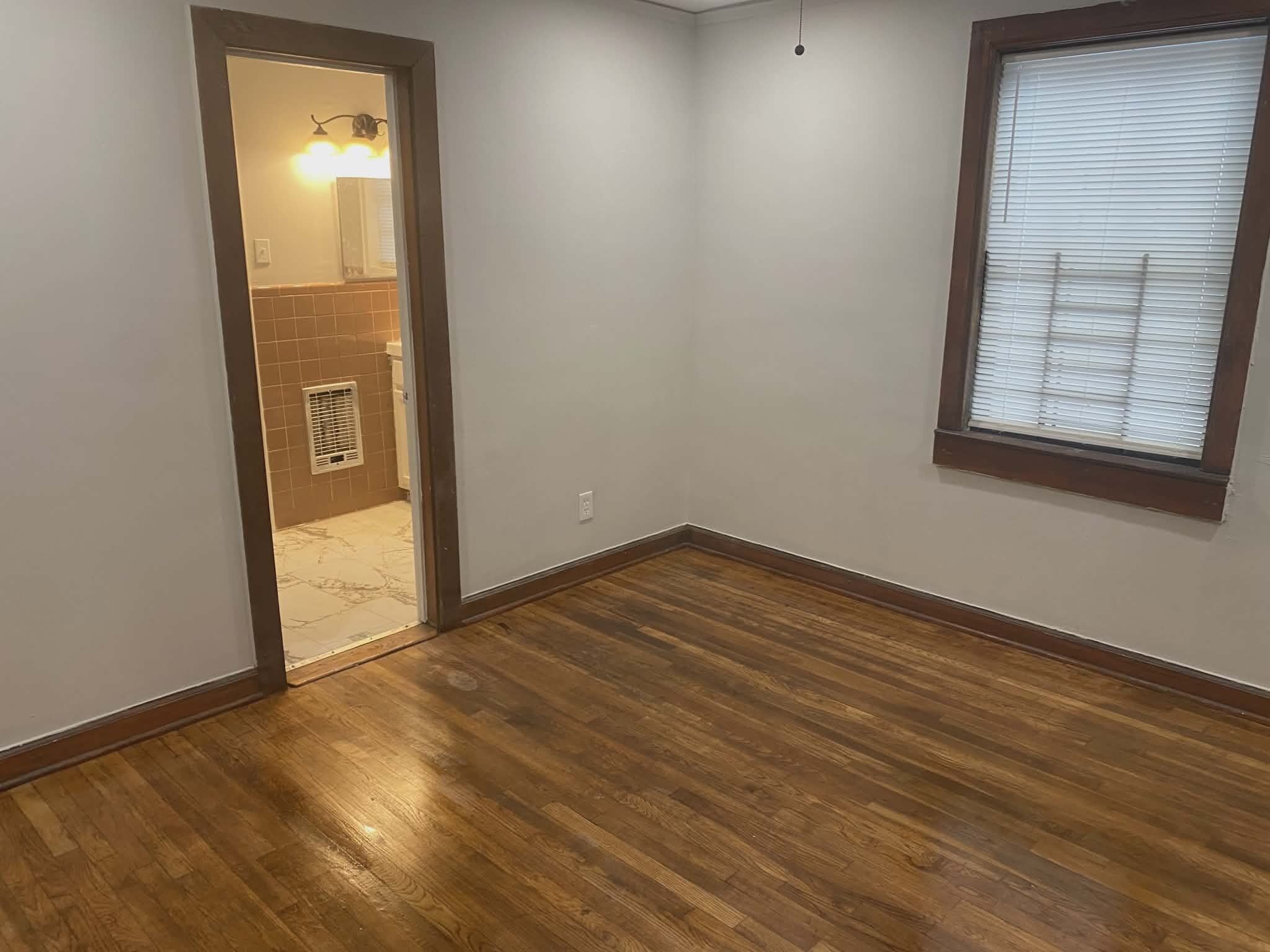 Building Photo - 828 Baltimore St