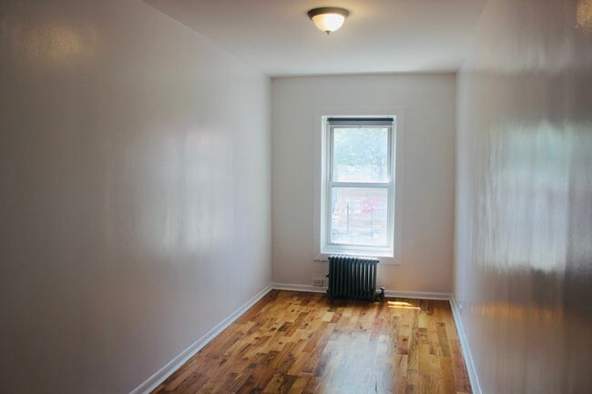 Building Photo - 273 E 39th St