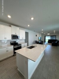 Building Photo - 4002 Haydon Burns Pl