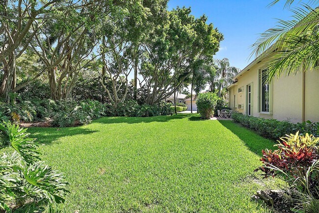 Building Photo - 7713 Sandhill Ct