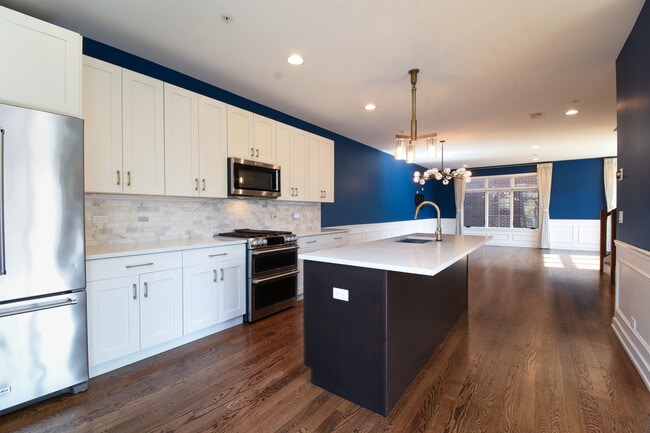 Building Photo - 330 Pennsylvania Way