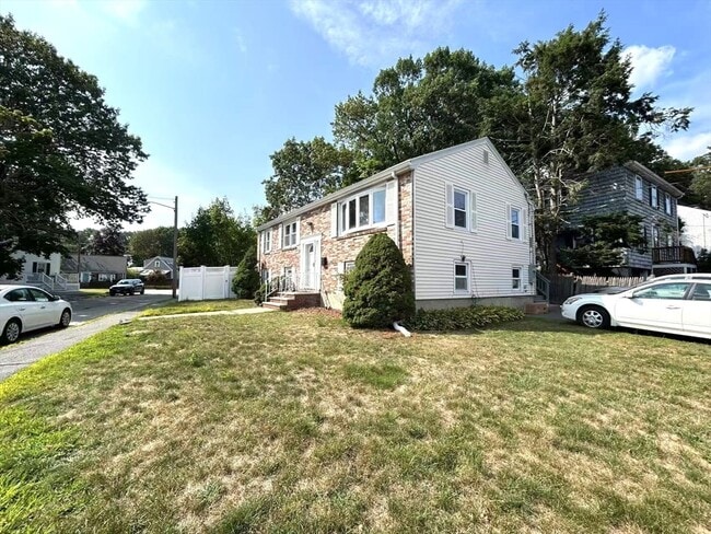 Building Photo - 122 Running Brook Rd