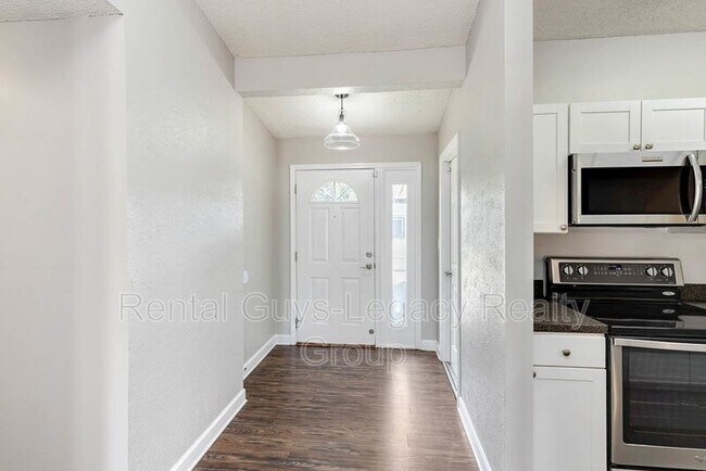 Building Photo - 10729 Squires Ct