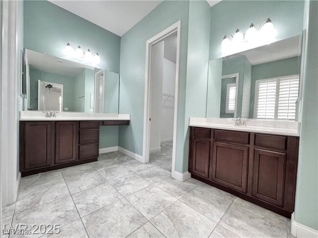 Building Photo - 2117 Thames View St