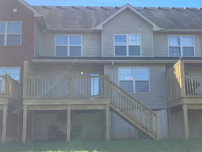 Building Photo - 141 Twin Lakes Dr