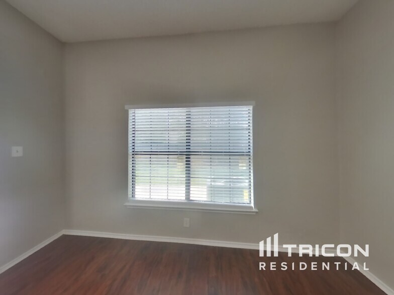 Building Photo - 8035 Dove Trail Dr