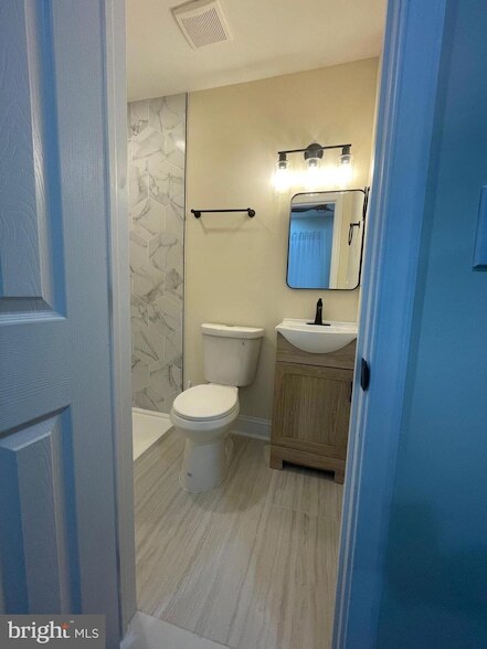 Building Photo - 1516 N Patterson Park Ave