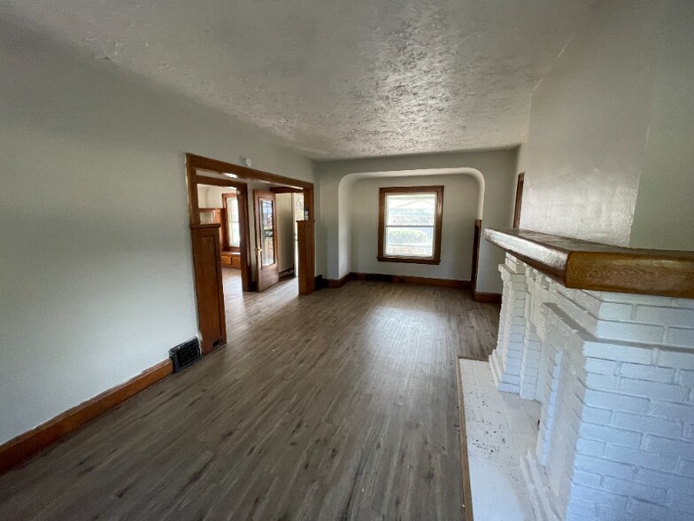 Building Photo - 480 E 120th St