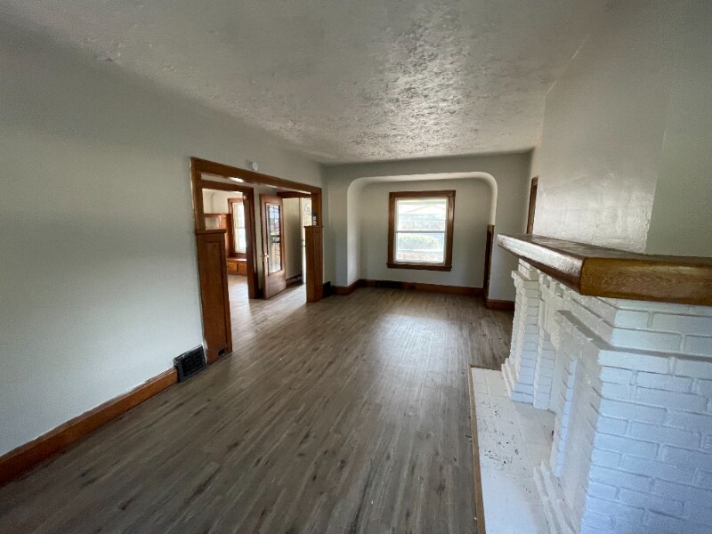 Building Photo - 480 E 120th St