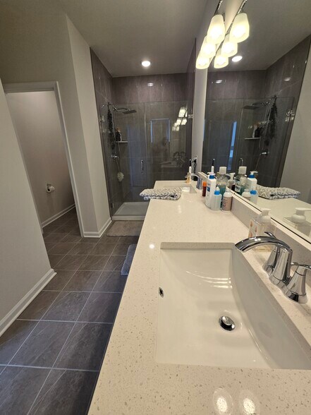 Building Photo - 1 Sadie Cir