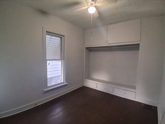 Building Photo - 603 South St