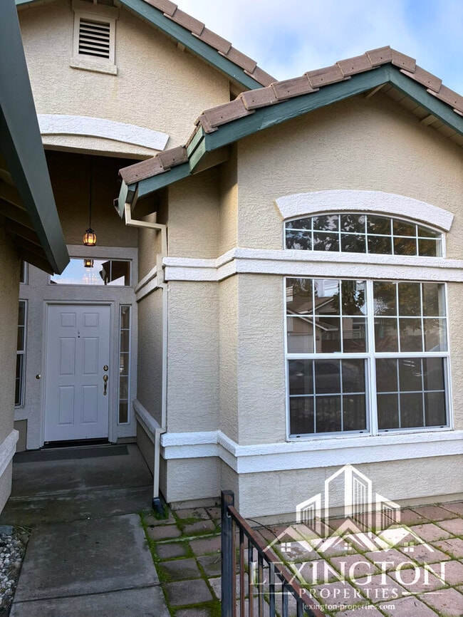 Building Photo - Beautifully updated, 3BD/2BA+office, Home in Rocklin – off Stanford Ranch Rd. near Willard Park