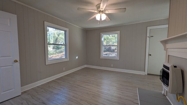 Building Photo - 110 Dye St