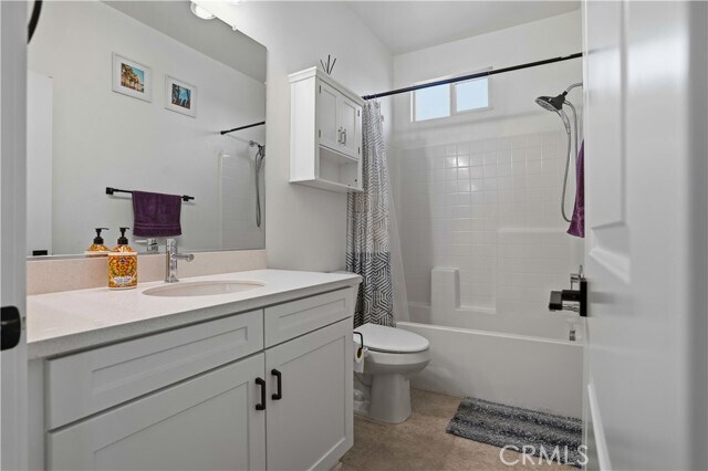 Building Photo - 609 Savi Dr