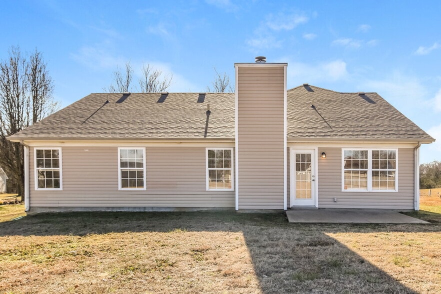 Building Photo - 7045 S Hampton Blvd