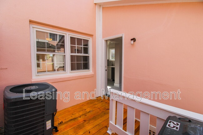 Building Photo - 25 Ashley Ave