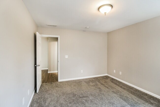 Building Photo - 2680 Freemont St