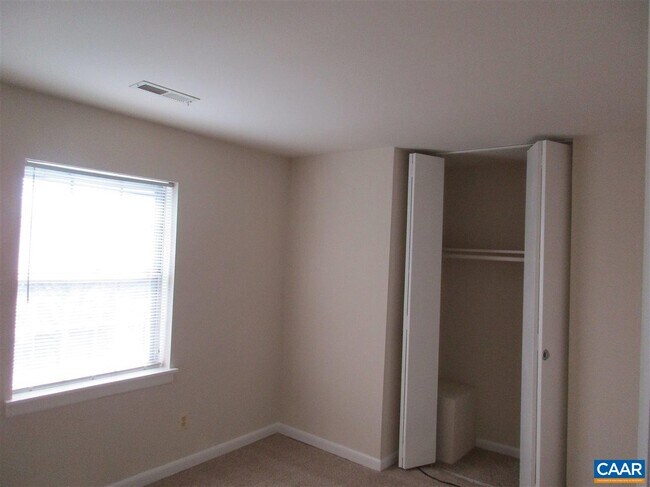 Building Photo - 820 Runnel Ct