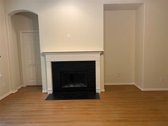 Building Photo - 6018 Sugar Bush Dr