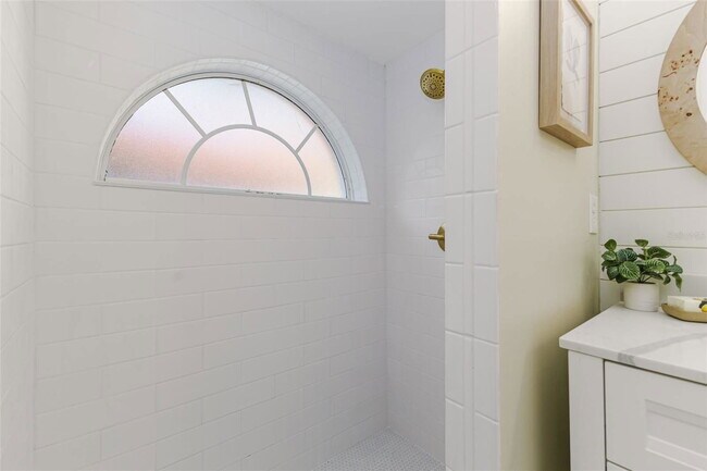 Building Photo - 956 Harbor Town Dr