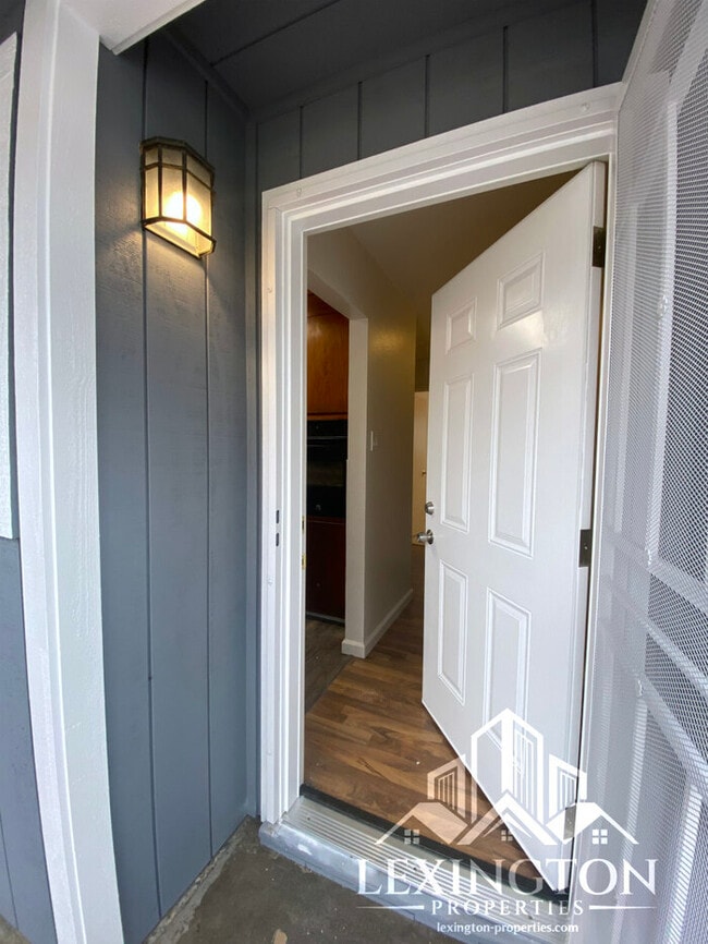 Building Photo - Beautifully Remodeled, Single-story, 3BD/2BA Home in Rio Linda near Babe Best Park!