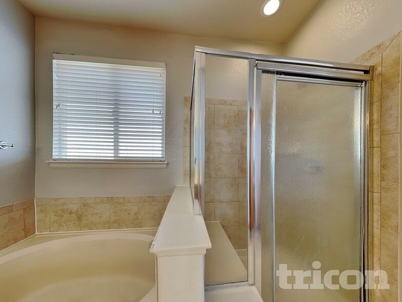 Building Photo - 4981 Mt Cameron Dr