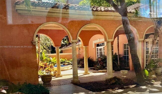 Building Photo - 8333 Lake Dr